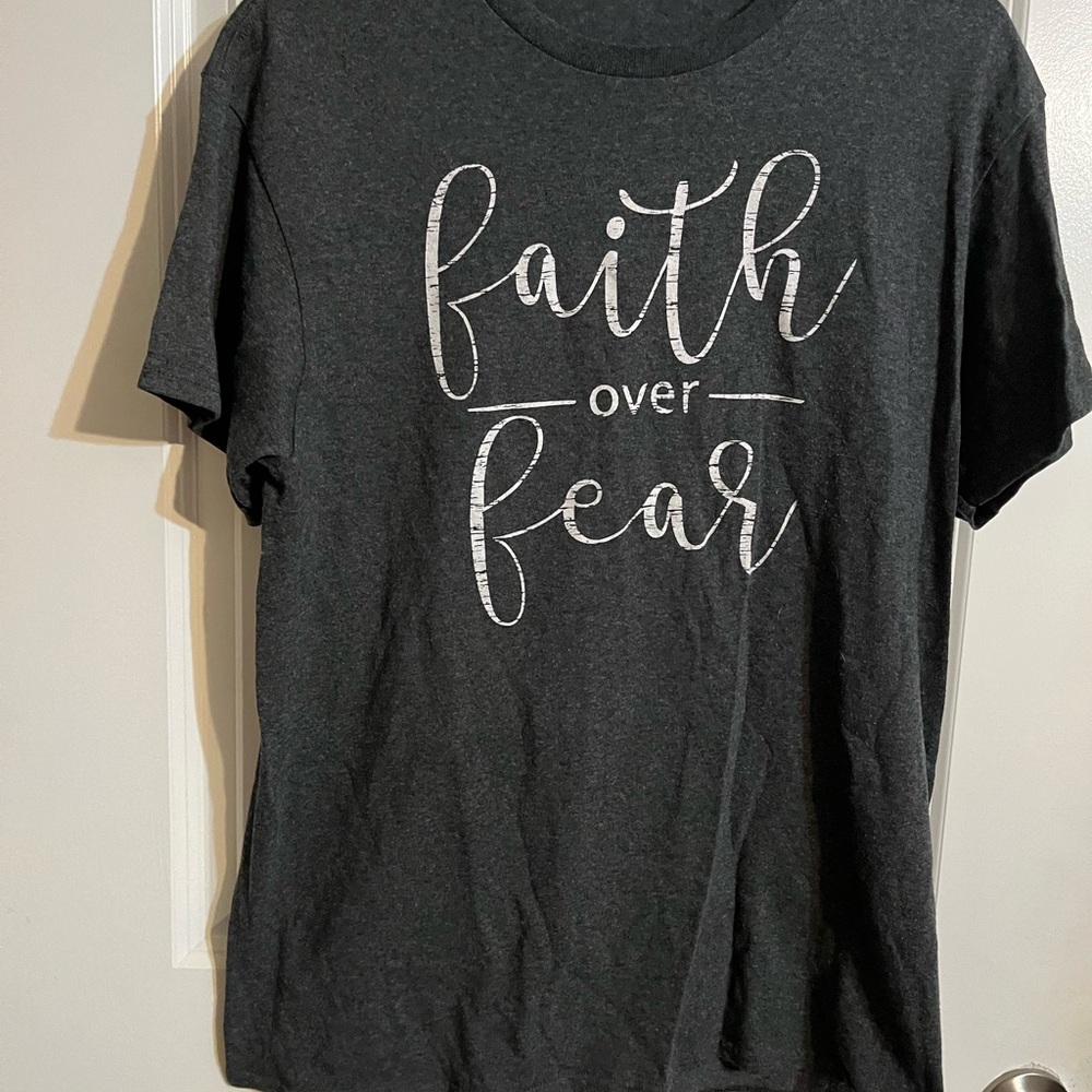 Faith Over Fear Graphic T-Shirt - Picture 2 of 3